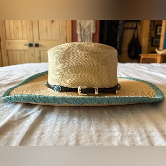 Sunbody Hat Handcrafted - Picture 2 of 16
